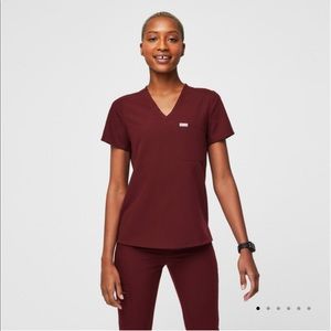 Catarina™ One-Pocket Scrub Top